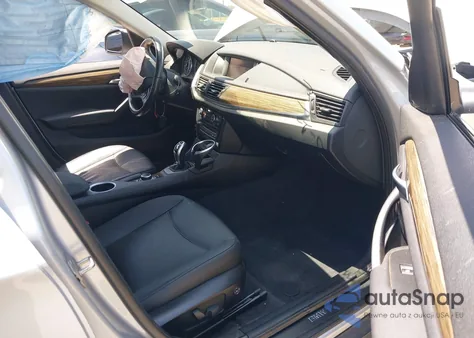 2015 BMW X1 xDrive28I z USA, uszkodzony, nr VIN WBAVL1C54FVY34534